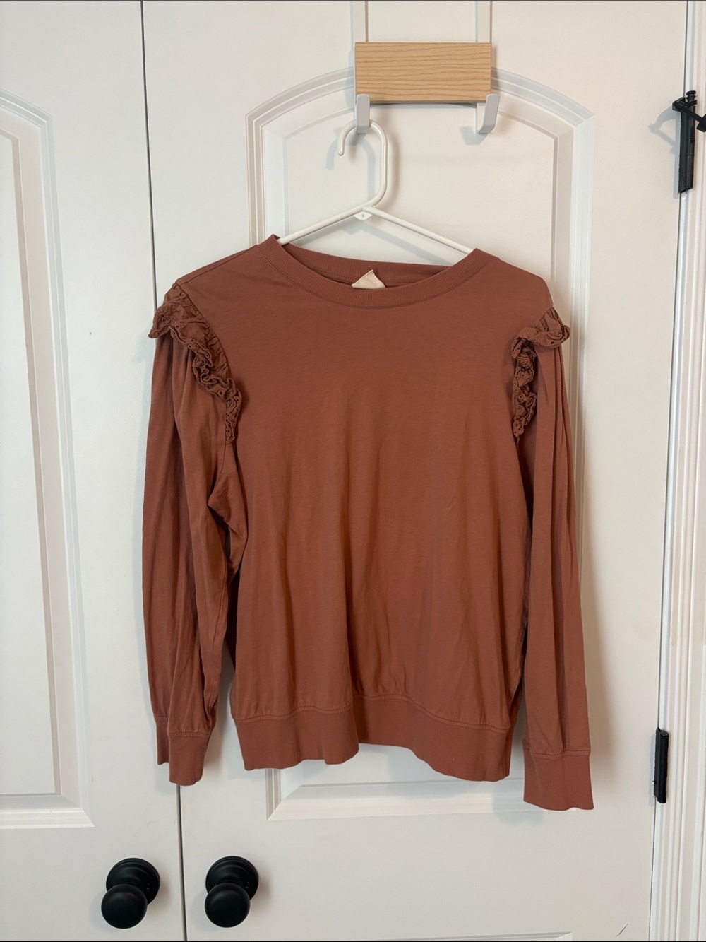 Ruffle-Shoulder Long-Sleeve Sweatshirt in Rust